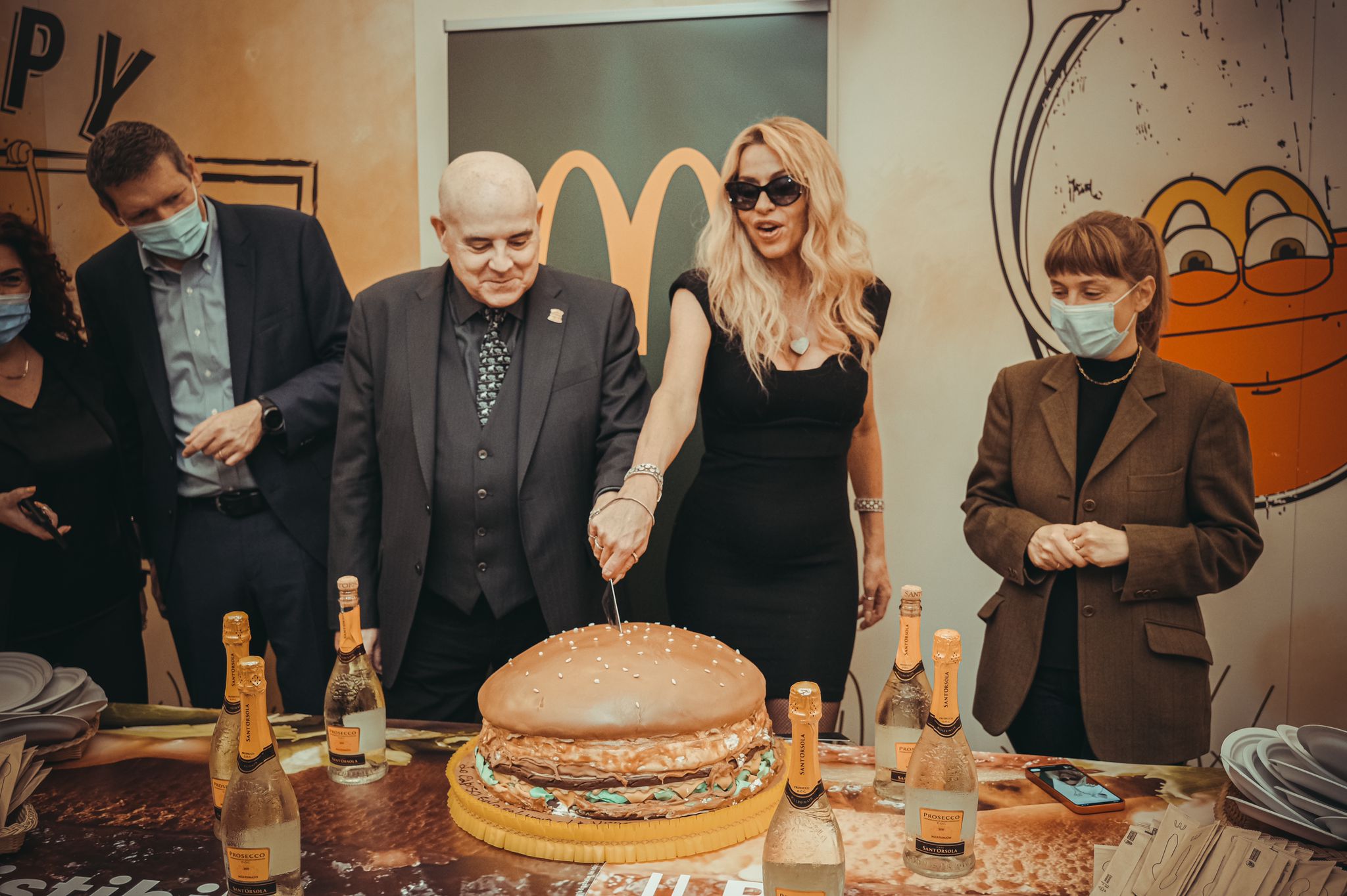 Salerno: MCDonald’s, lancio Best Burger con Valeria Marini