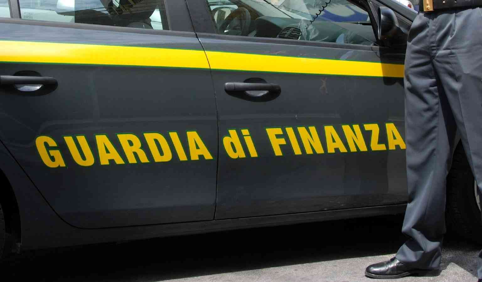 Salerno: GdF, sequestro preventivo a corpo di fabbrica ad isola “Li Galli”