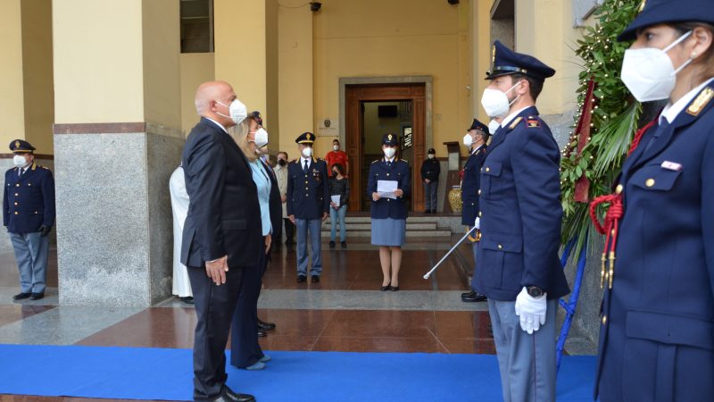 Salerno: Polizia di Stato, Commemorazione Defunti, corona d’ alloro a ricordo Caduti  
