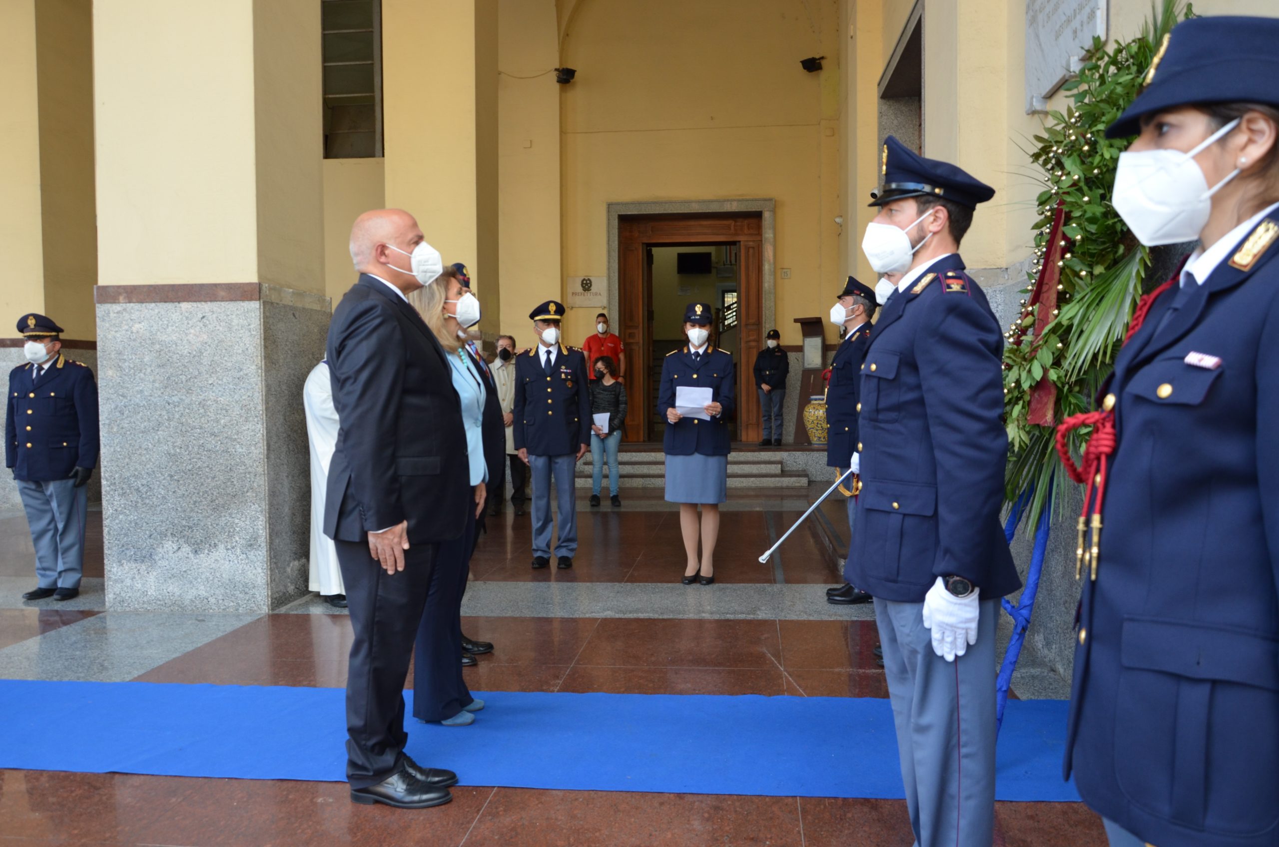 Salerno: Polizia di Stato, Commemorazione Defunti, corona d’ alloro a ricordo Caduti  