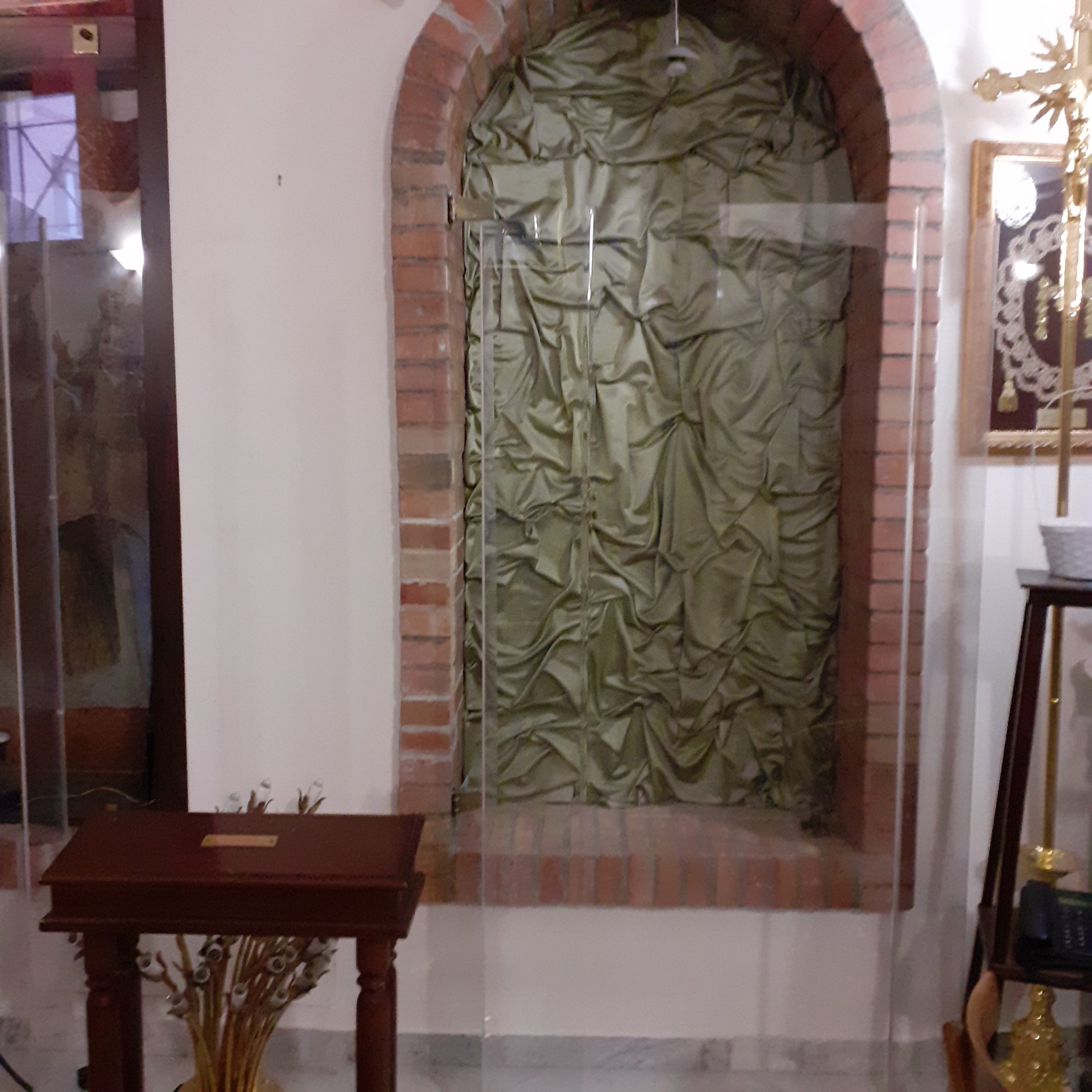 Salerno: furto al Santuario Maria SS. del Carmine, sottratti calice ed ostensorio d’argento del ‘700