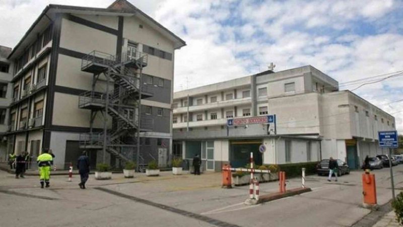 Salerno: parcheggio Ospedale San Leonardo a Gino Strada