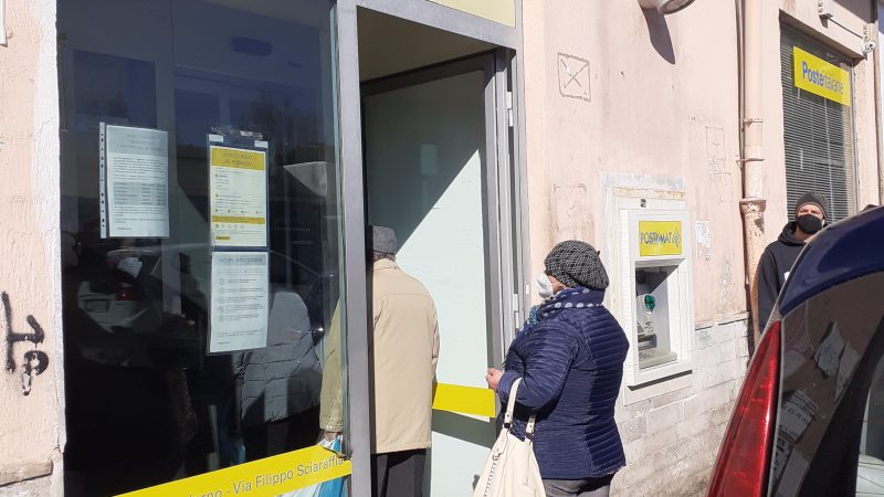 Poste Italiane: in campo contro truffe on line, consigli a cittadini