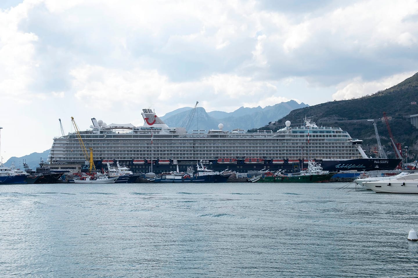 Salerno: Sindaco Napoli “Attraccata prima nave da crociera”