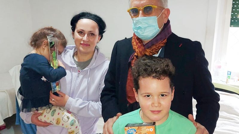 Roccapiemonte: solidarietà a Ucraina  Sindaco Pagano dona giocattoli  a bimbi a “Casa Betania”