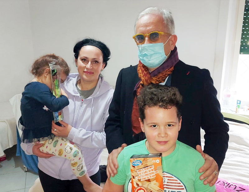 Roccapiemonte: solidarietà a Ucraina  Sindaco Pagano dona giocattoli  a bimbi a “Casa Betania”
