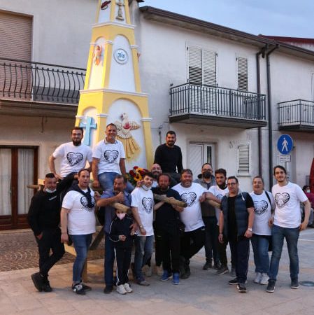 Taurasi: Associazione culturale “Taurasium” realizza giglio di San Pasquale
