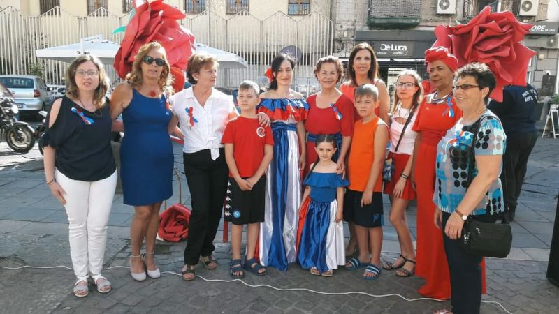 Napoli: contro violenza di genere, manifestazione panchina rossa