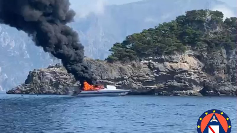 Amalfitana: Protezione Civile, yacht in fiamme, droni in azione