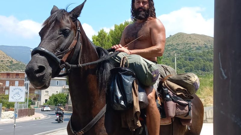 Agnone: Giro d’Italia a cavallo per Christian Moroni a caccia di libertà