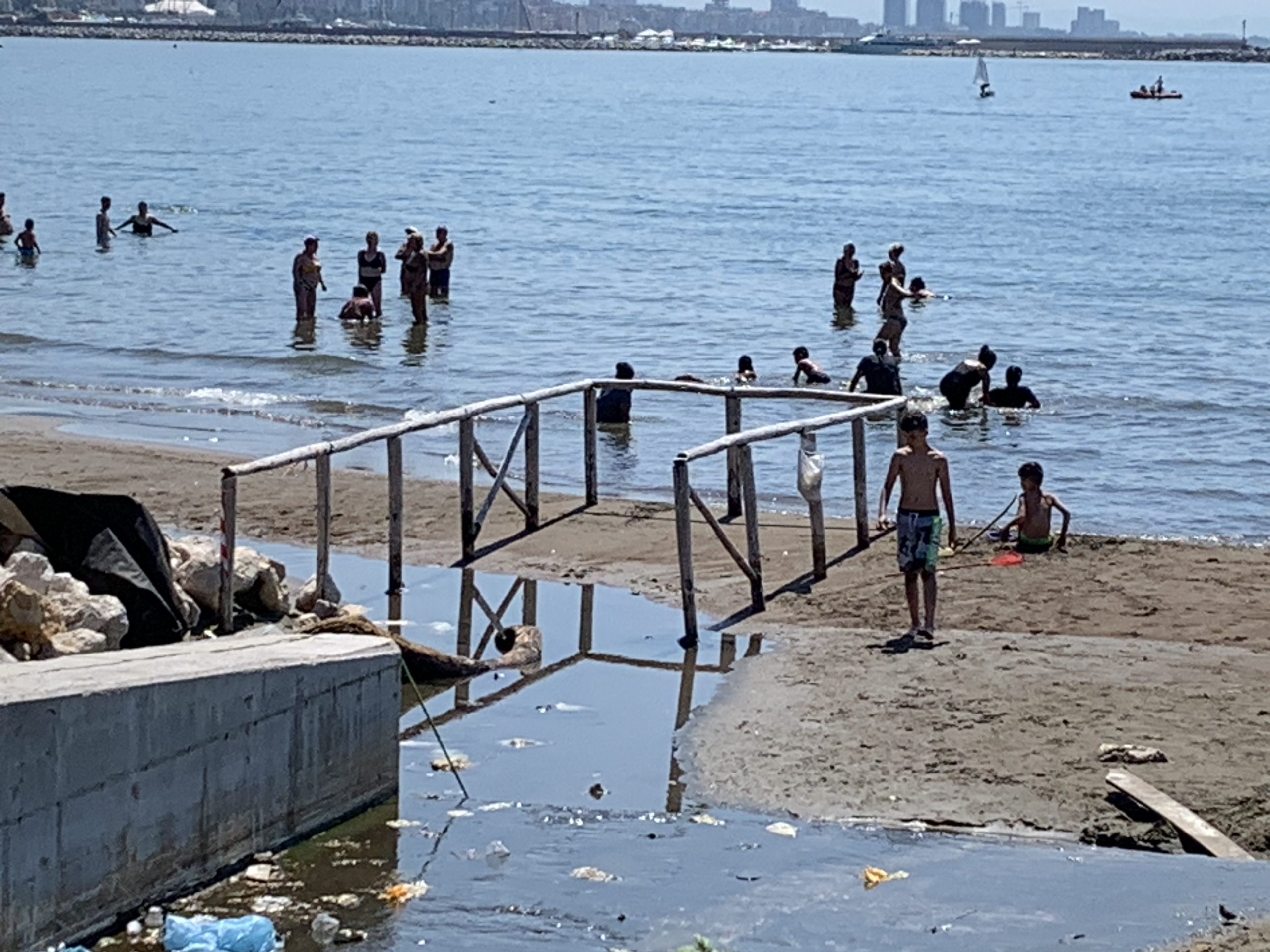 Salerno: bagni salubri…a Lido Fusandola?