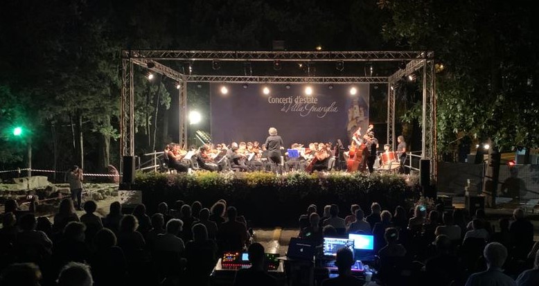 Salerno: “I concerti d’Estate di Villa Guariglia in tour”, grande successo per concerto Sanitansamble