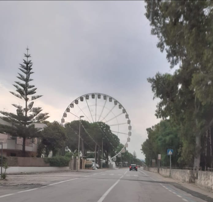 Paestum: ruota panoramica sul litorale