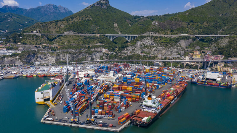 Salerno: sottoscritti atti per trasferimento ramo d’azienda contenitori Amoruso Giuseppe Spa a Salerno Container Terminal Spa 