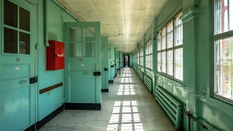 Secondigliano: FP CGIL Polizia Penitenziaria, carcere, trovati 10 telefonini