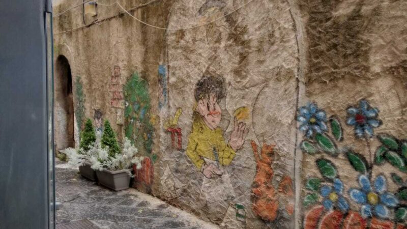 Salerno: Comitato di quartiere Masuccio Salernitano, ripristino murales a writer Luigi Staiano