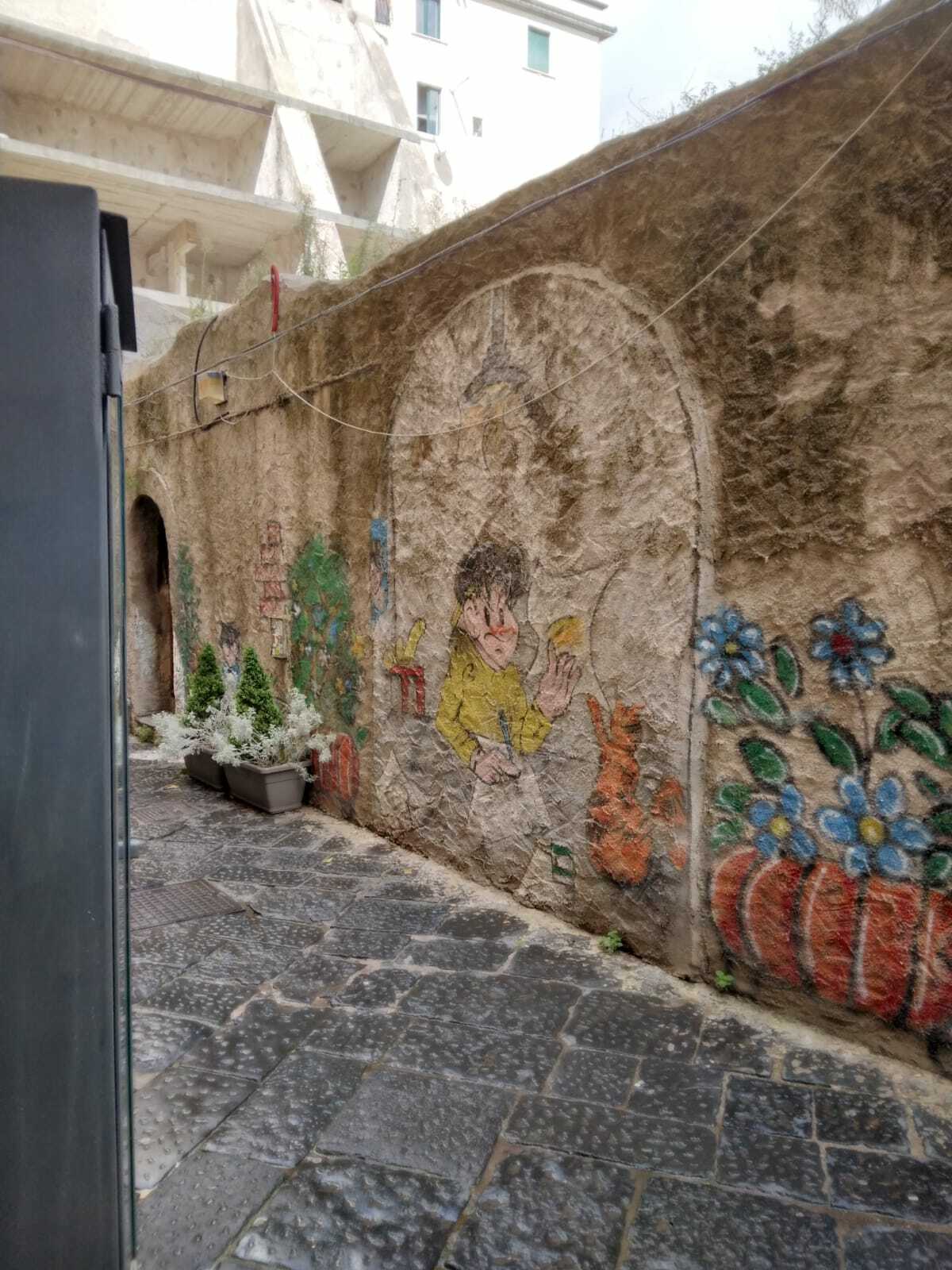 Salerno: Comitato di quartiere Masuccio Salernitano, ripristino murales a writer Luigi Staiano