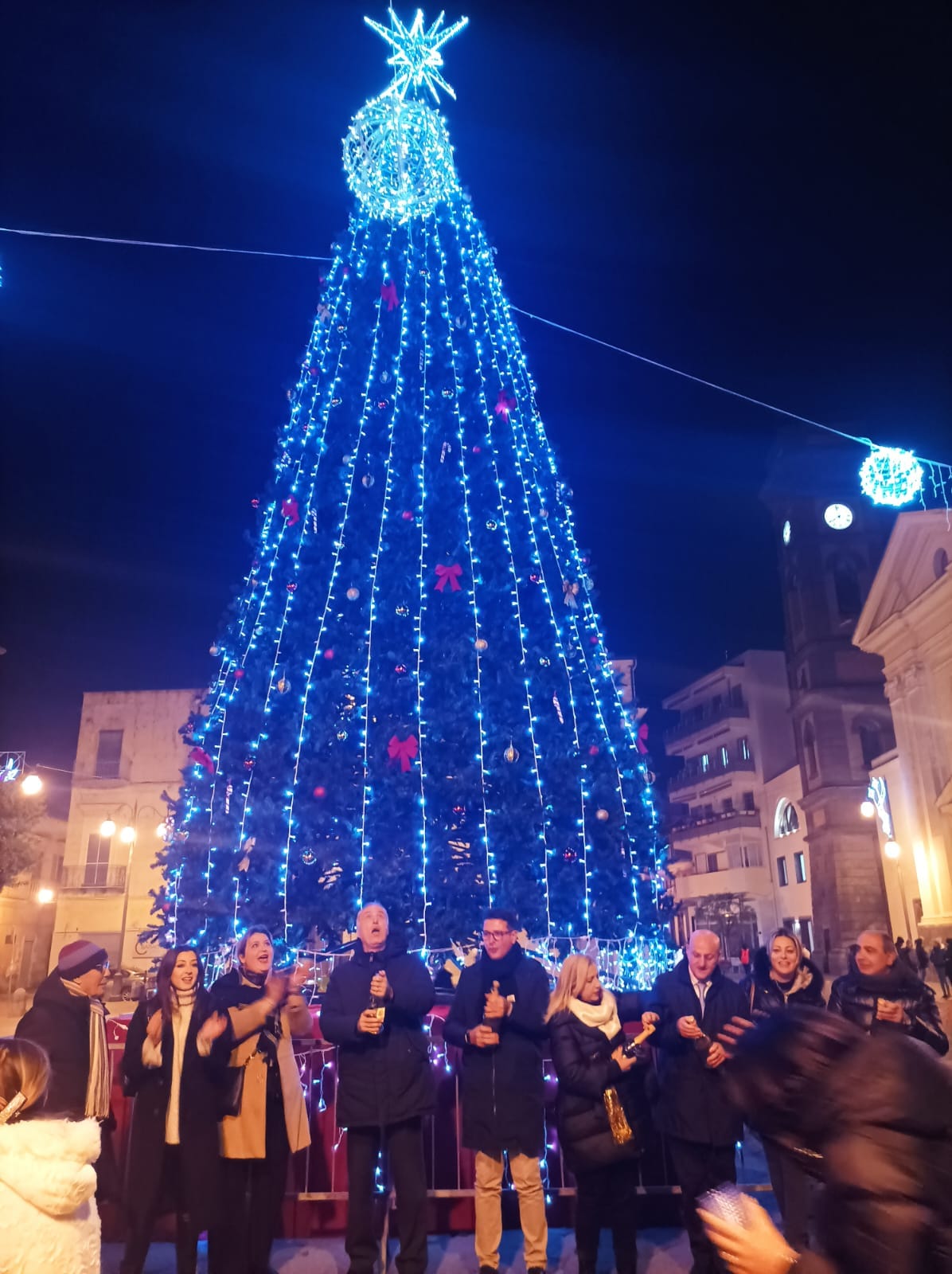 Scafati: accensione albero di Natale in piazza Vittorio Veneto