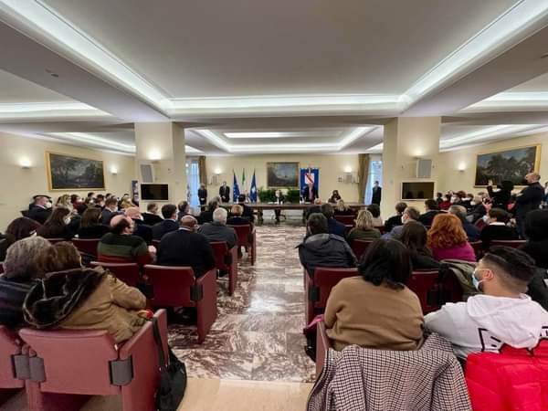 Regione Campania: lotta a caporalato, 77 firmatari sottoscrivono protocollo d’intesa