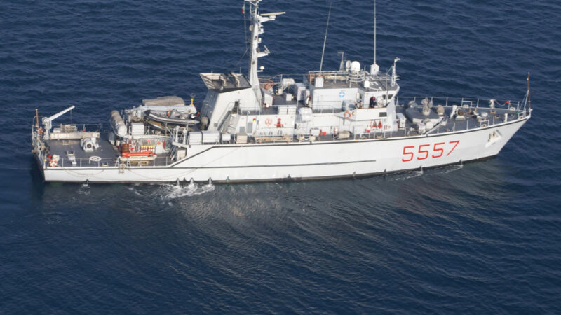 Salerno: Marina Militare,  nave numana in sosta, visite aperte