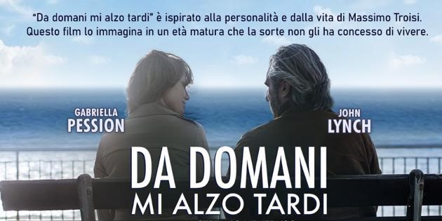 Salerno: a Teatro Delle Arti proiezione “Mi alzo Tardi”, film di Veneruso su vita Massimo Troisi e musiche di Pino Daniele