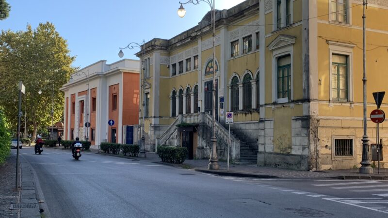 Salerno: crollo cornicione ex Casa del Combattente, rudere … permanente e resistente