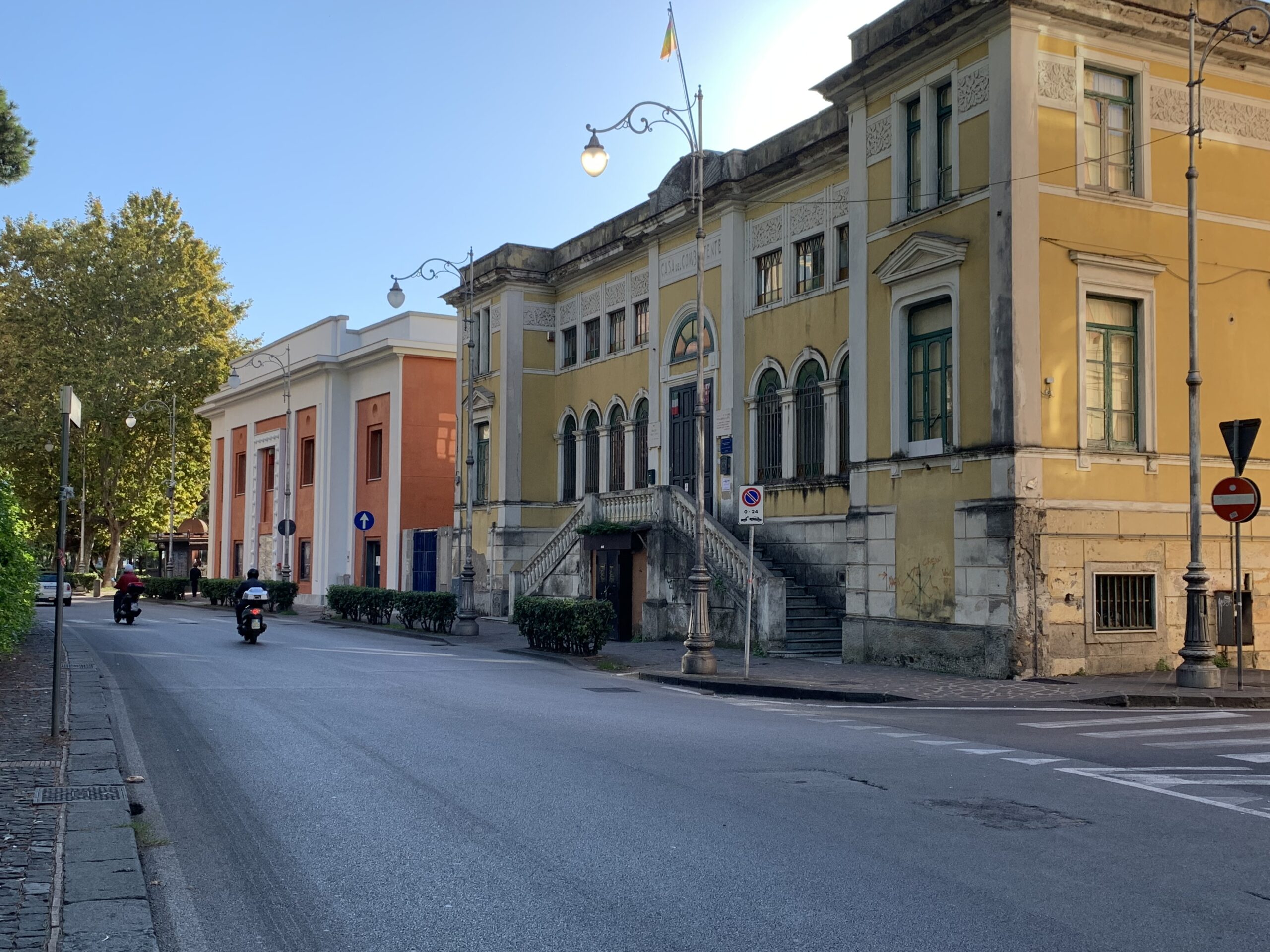 Salerno: crollo cornicione ex Casa del Combattente, rudere … permanente e resistente