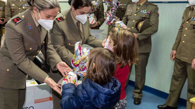 Nocera Inferiore: Ospedale, Esercito dona uova pasquali a bambini degenti