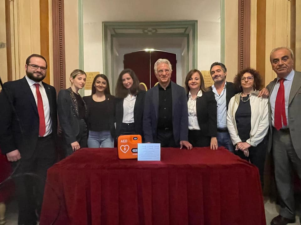 Salerno: Sindaco Napoli “Grazie a Rotaract, defibrillatore a Teatro Verdi”