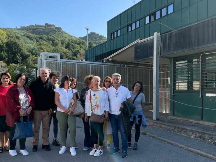 Salerno: Ugl, agitazione lavoratori addetti a pulizie uffici postali  