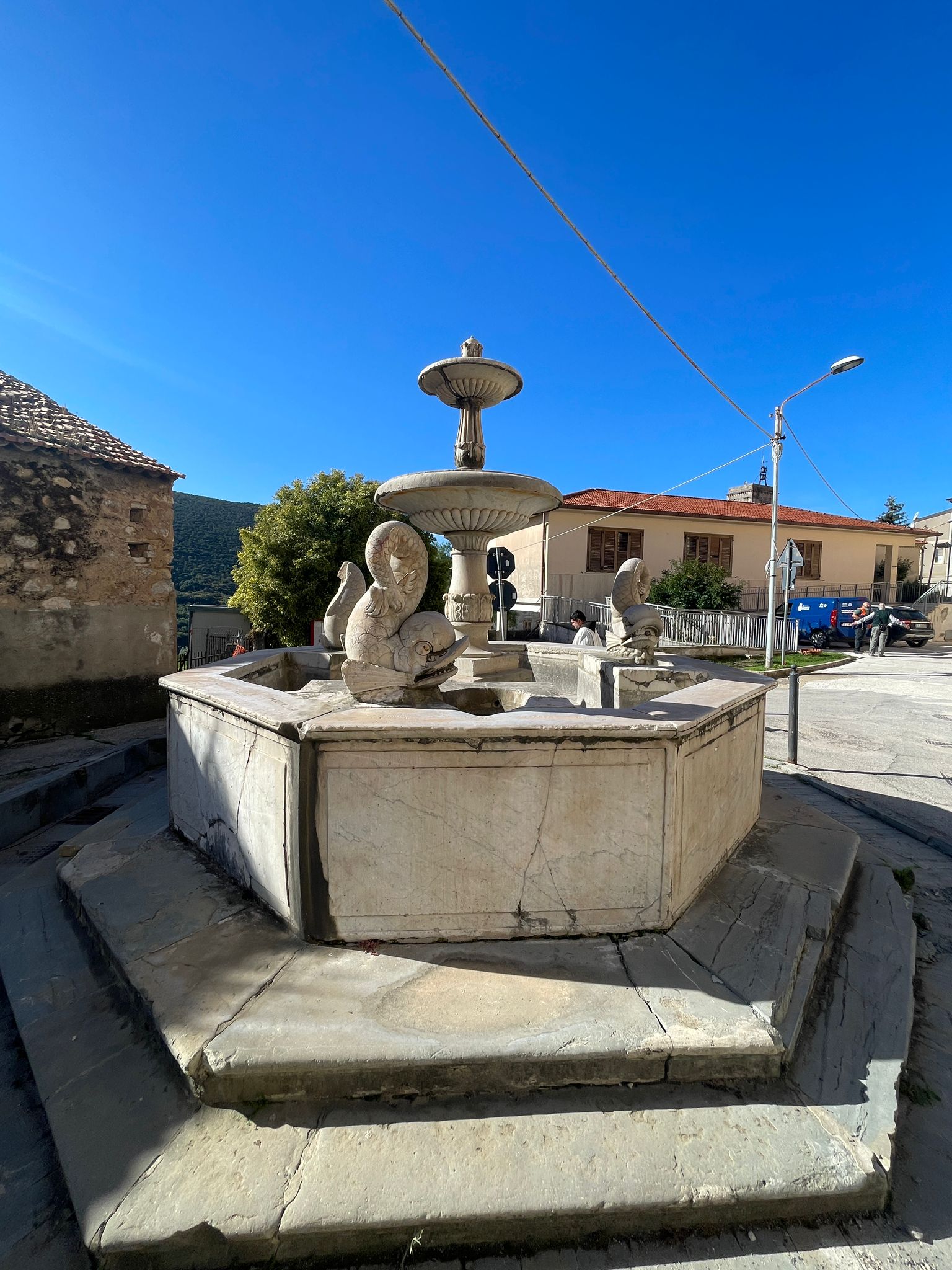 Capaccio Paestum: al via restauro Fontana dei Delfini