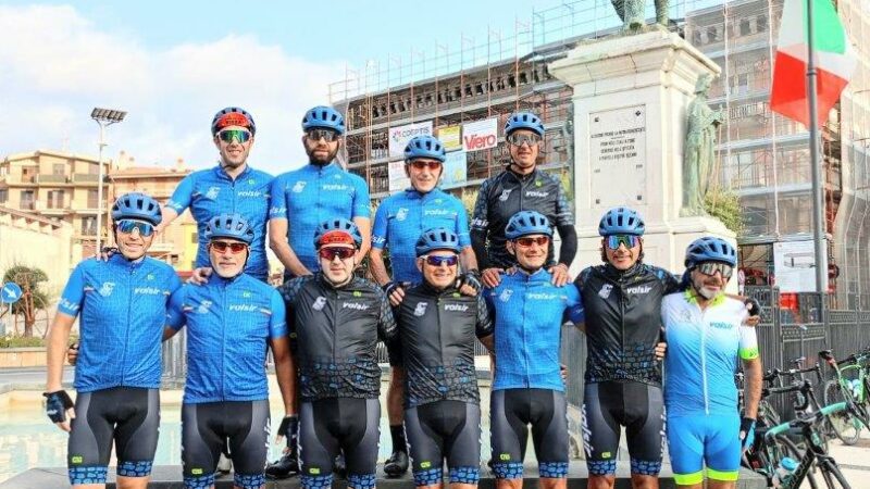 Salerno: Cicloturismo itinerante dai monti al mare, Castello Arechi meta team Eco Evolution Bike