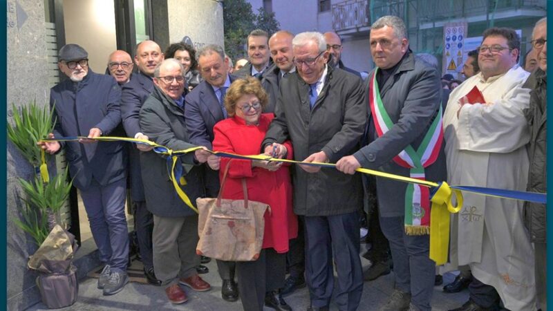 Roscigno: Banca Monte Pruno, accorsato taglio del nastro per rinnovati locali della Sede