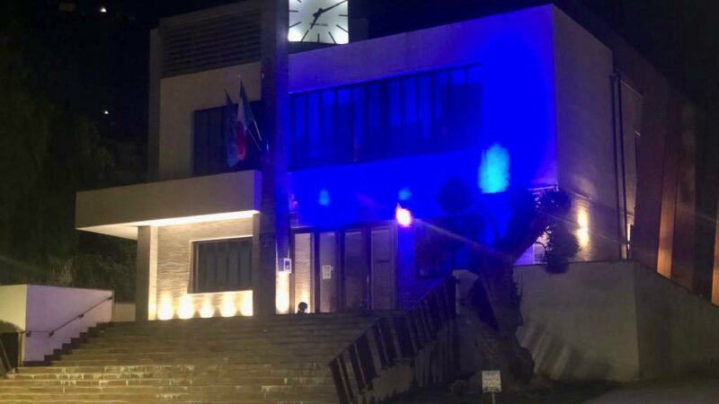 Castellabate: Casa  comunale in azzurro nella Giornata Universale dei Diritti dell’Infanzia e dell’Adolescenza. 