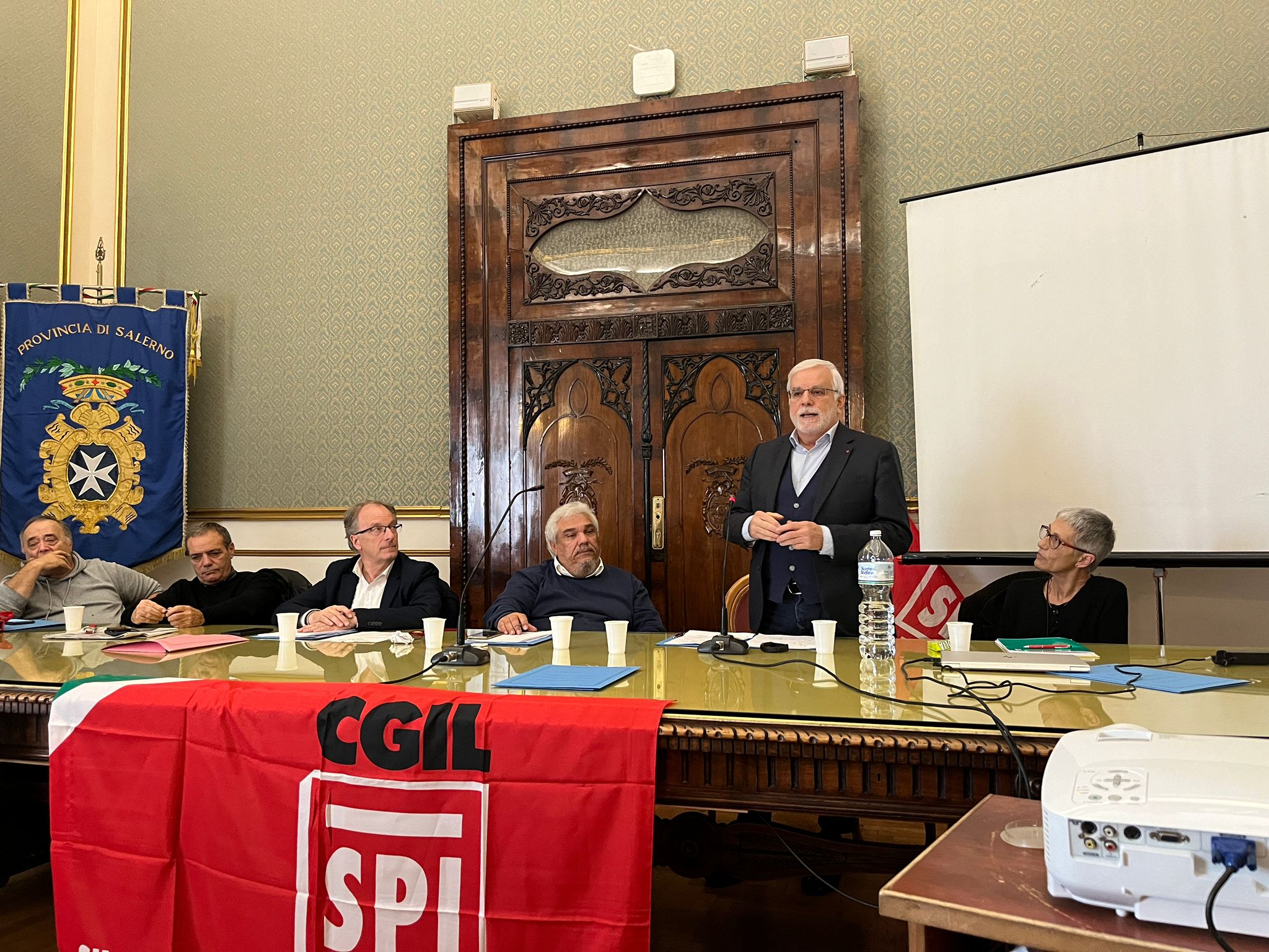 Salerno: Cgil, grande partecipazione a convegno su non autosufficienza