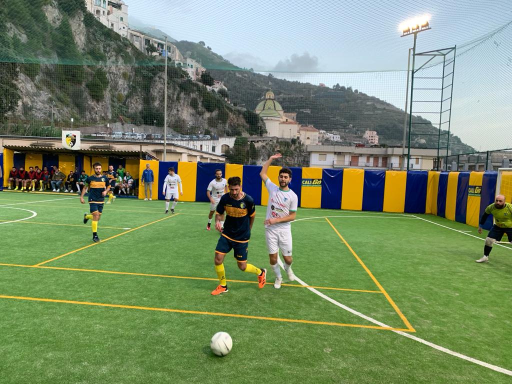 Beffa sotto l’albero: Foxes Five ko su campo capolista Futsal Maiori