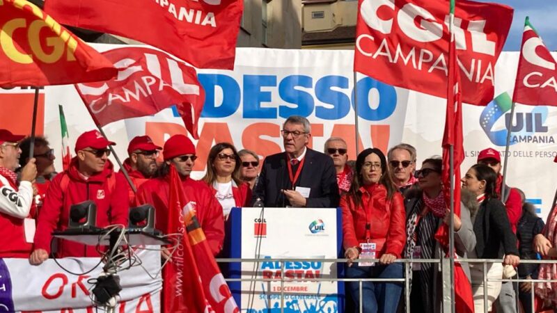Salerno: a Napoli Cgil per sciopero generale, massiccia partecipazione