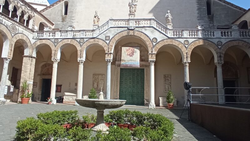 Salerno: la fontana “il provolone”       