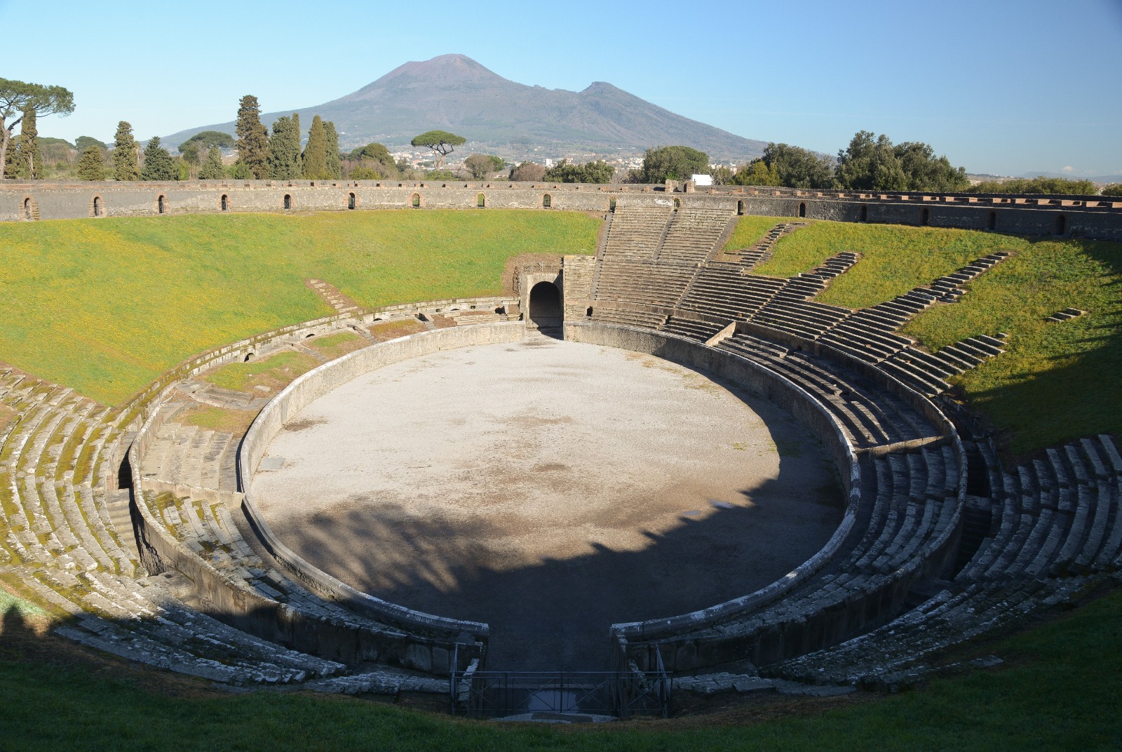 Pompei: all’Anfiteatro, ludi pompeiani tra gladiatori, legionari e Plinio il Vecchio