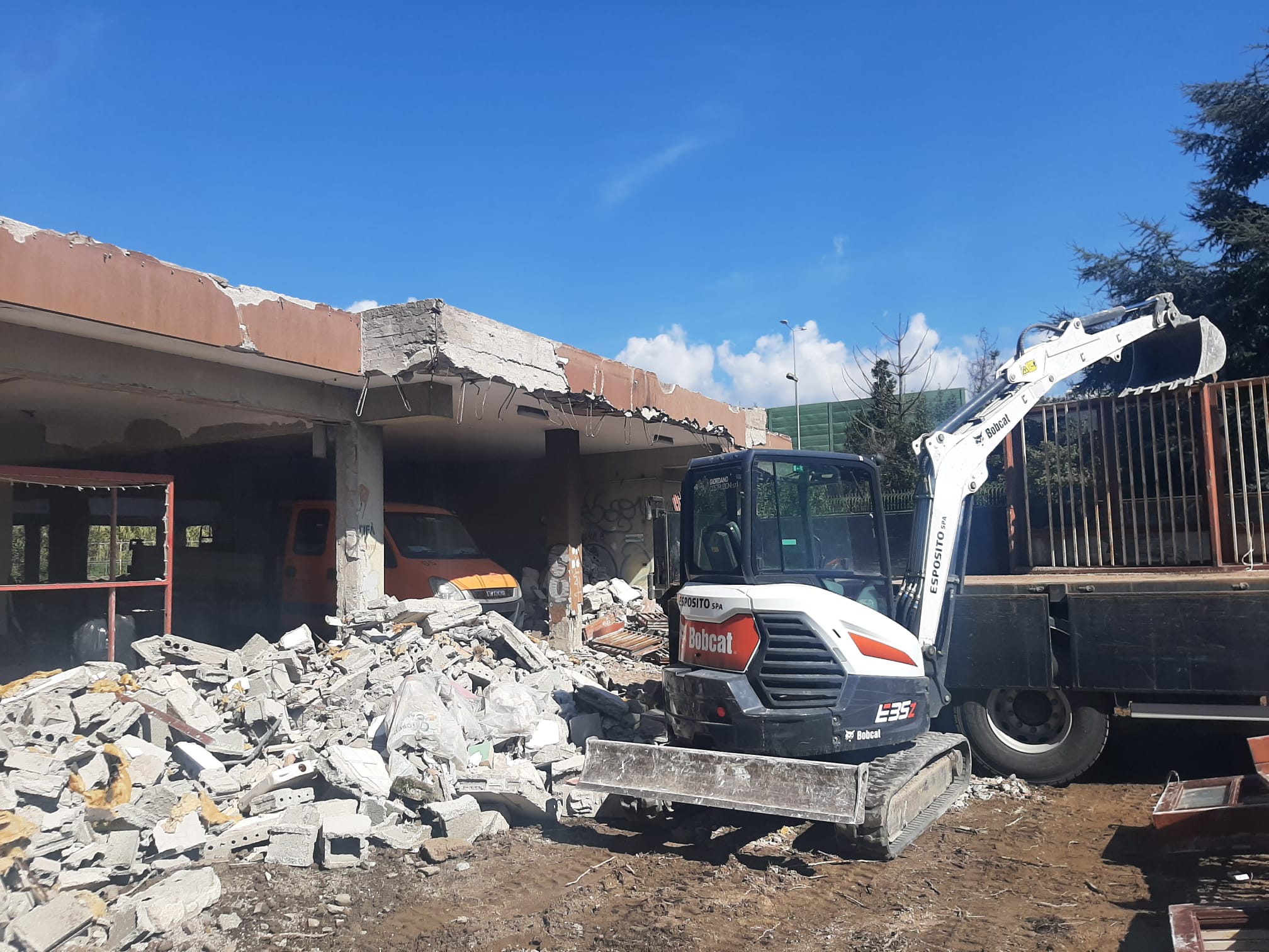 Salerno: demolizione ex Scuola Mariele Ventre, nuovo Asilo Nido