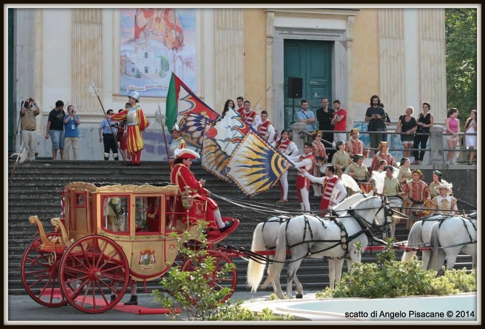 Salerno: 1 maggio con “La belle époque salernitana”, sfilata di carrozze d’epoca e personaggi in costume