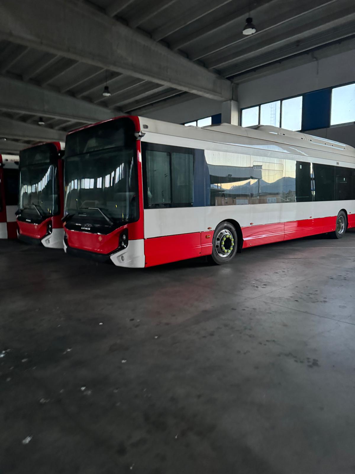 Pagani: Ugl, 13 bus elettrici in deposito fermi, denuncia