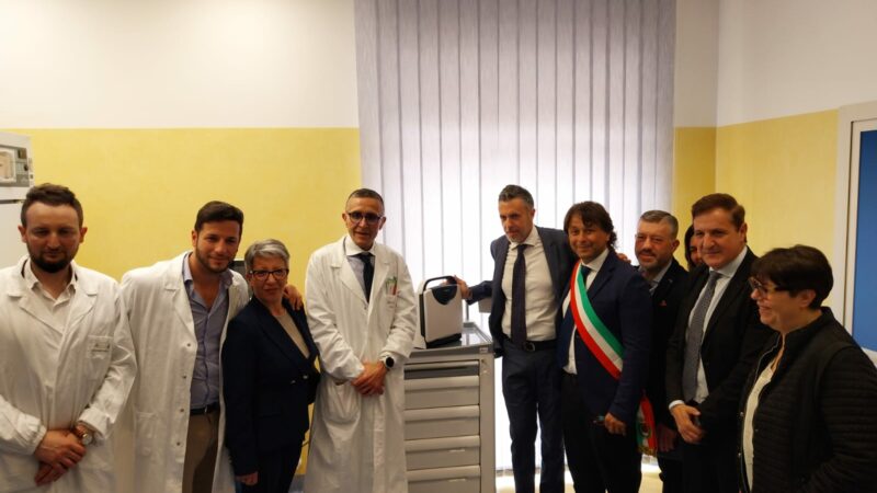 Pagani: Associazione Carletto nel Cuore, donato ecografo portatile a Reparto di Oncologia 