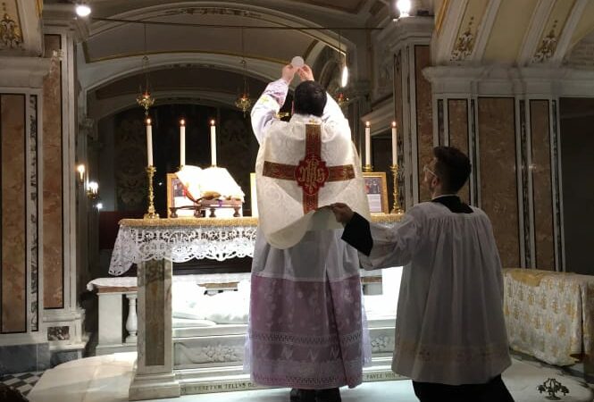 Napoli: Arcivescovo Battaglia sopprime celebrazione S. Messa in rito romano antico nella Basilica di San Paolo Maggiore/ Santuario di San Gaetano
