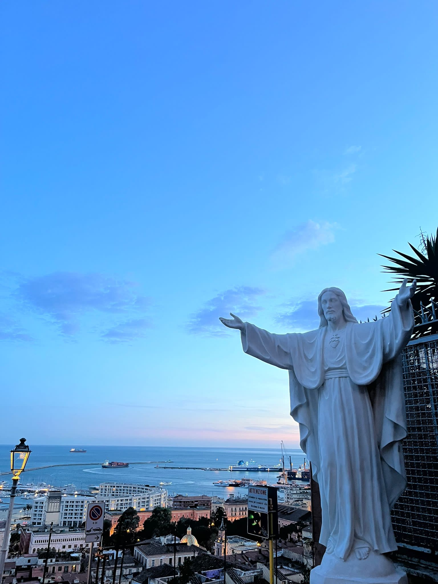 Salerno: Chiesa di Sant’Anna in Canalone, inaugurazione statua di Cristo che abbraccia città