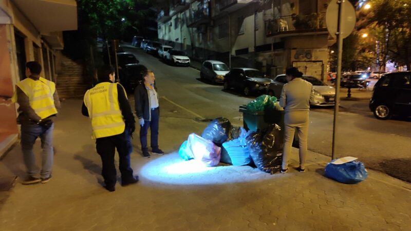 Salerno: corretto conferimento rifiuti, controlli notturni