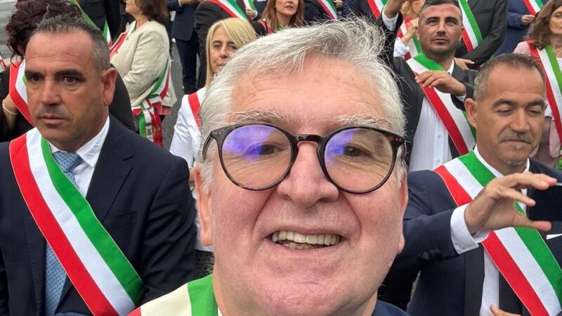 Ravello: Sindaco Vuilleumier a Roma per celebrazioni Festa della Repubblica, 300 sindaci nella parata ai Fori Imperiali 